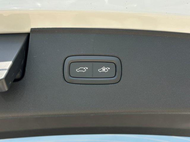 new 2025 Volvo EX90 car, priced at $82,140