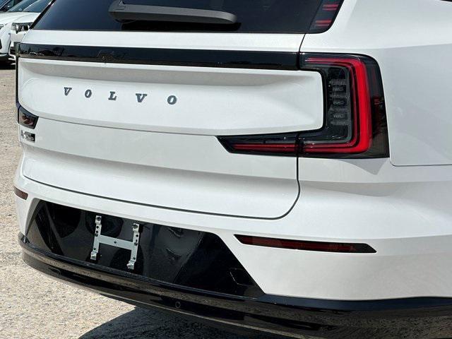 new 2025 Volvo EX90 car, priced at $82,140