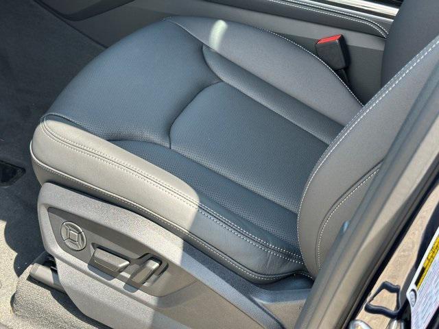 new 2025 Audi Q7 car