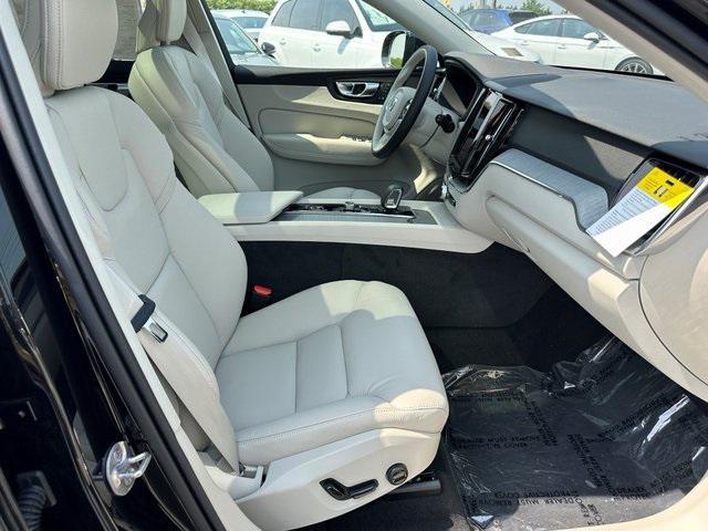 new 2025 Volvo XC60 car