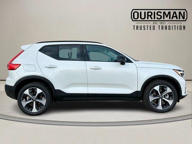 new 2025 Volvo XC40 car, priced at $48,315