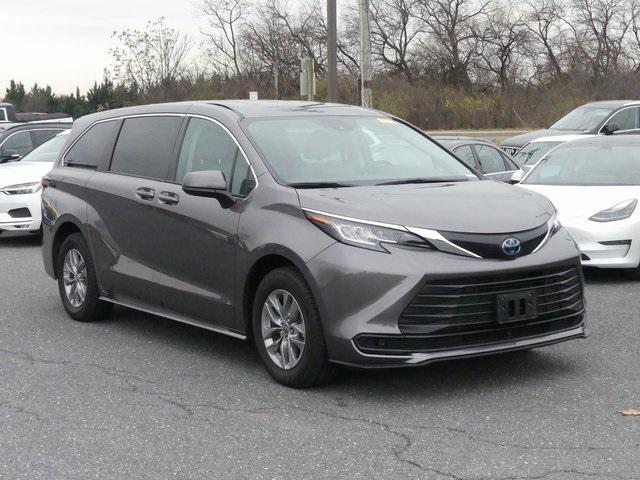 used 2022 Toyota Sienna car, priced at $32,716