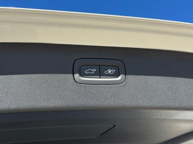 new 2026 Volvo XC90 car, priced at $77,375