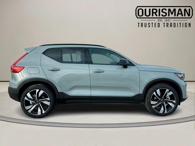 new 2025 Volvo XC40 car, priced at $49,170