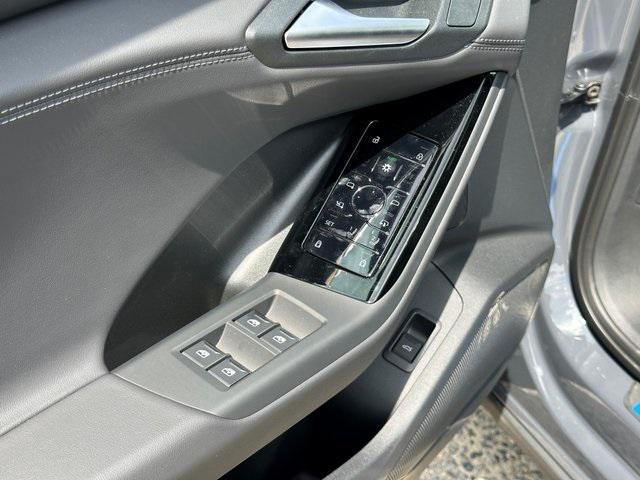 new 2025 Audi Q6 e-tron car, priced at $65,288