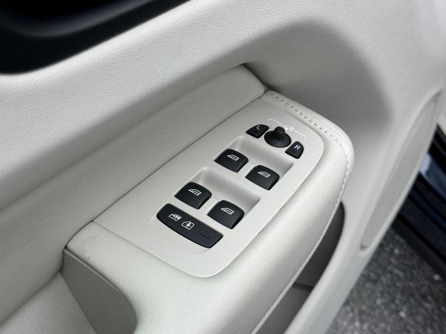 new 2025 Volvo XC60 Plug-In Hybrid car, priced at $66,260
