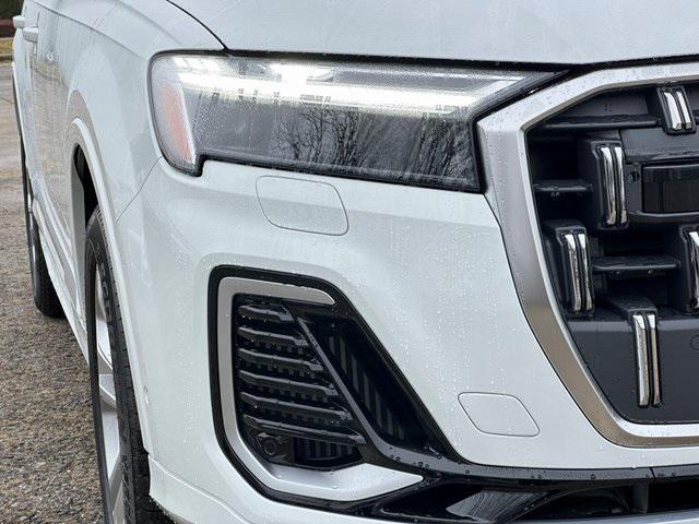 new 2025 Audi Q7 car, priced at $69,955