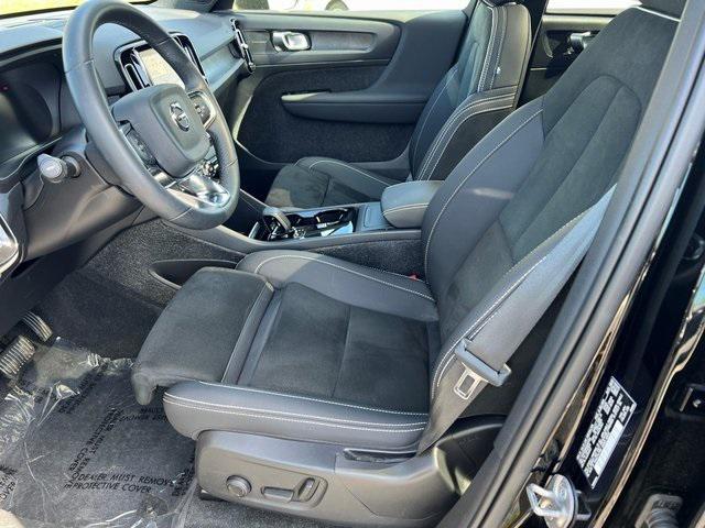 used 2022 Volvo C40 Recharge Pure Electric car, priced at $28,563