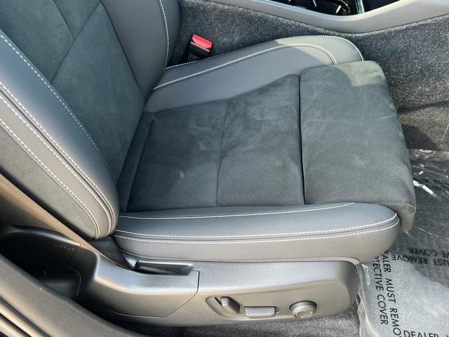 used 2022 Volvo C40 Recharge Pure Electric car, priced at $28,563