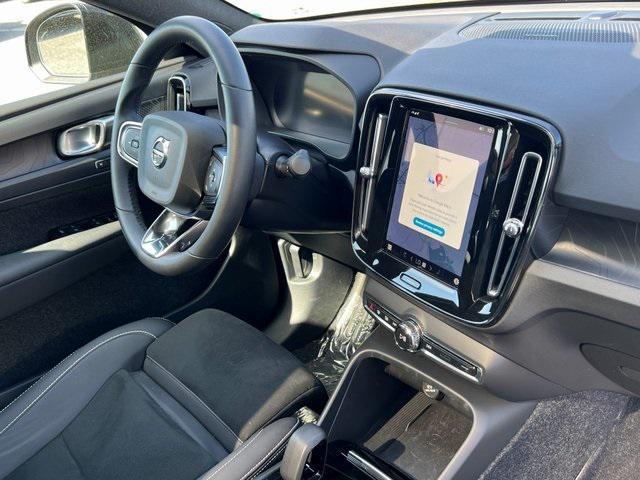 used 2022 Volvo C40 Recharge Pure Electric car, priced at $28,563