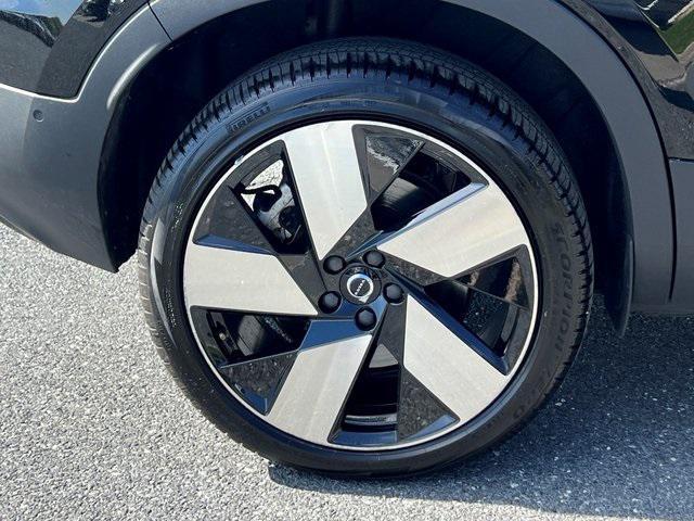 used 2022 Volvo C40 Recharge Pure Electric car, priced at $28,563