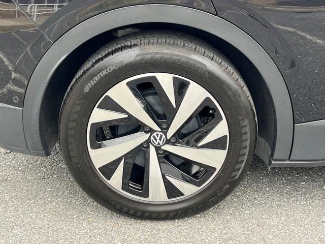used 2024 Volkswagen ID.4 car, priced at $21,994