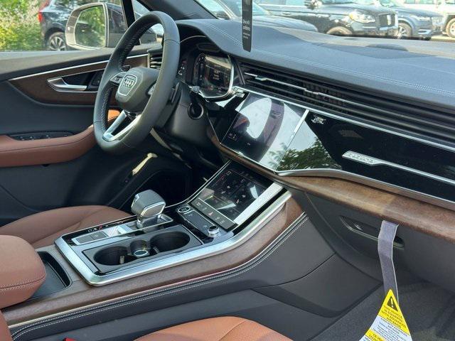 new 2025 Audi Q7 car, priced at $70,205