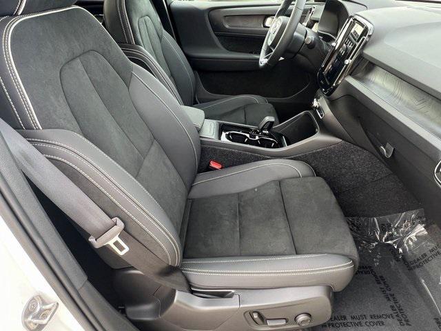 used 2022 Volvo C40 Recharge Pure Electric car, priced at $33,452