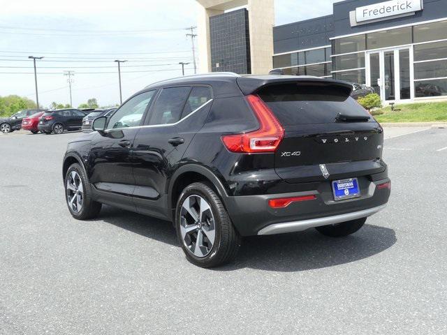 new 2024 Volvo XC40 car, priced at $44,643