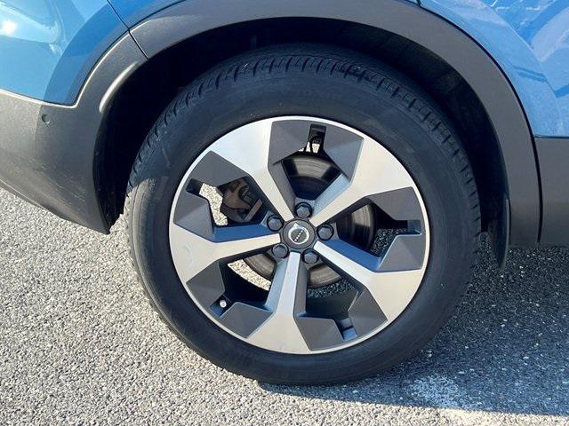 used 2023 Volvo XC40 car, priced at $28,999