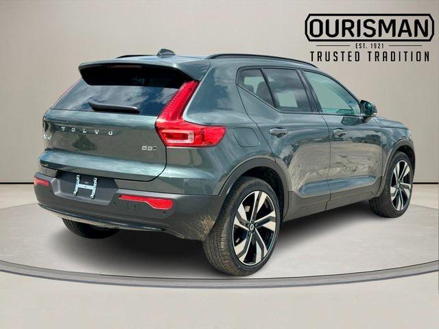 new 2026 Volvo XC40 car