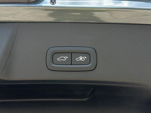 new 2026 Volvo XC40 car