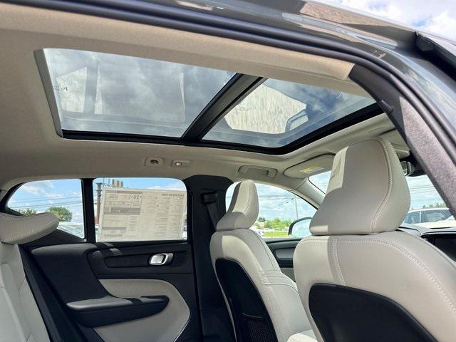 new 2026 Volvo XC40 car