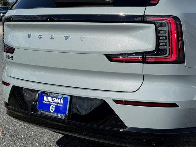 new 2025 Volvo EX90 car, priced at $82,590