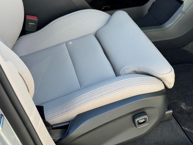 new 2025 Volvo EX90 car, priced at $82,590