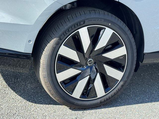 new 2025 Volvo EX90 car, priced at $82,590