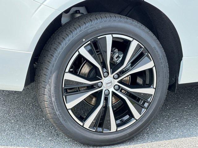 new 2025 Volvo XC60 car, priced at $55,360