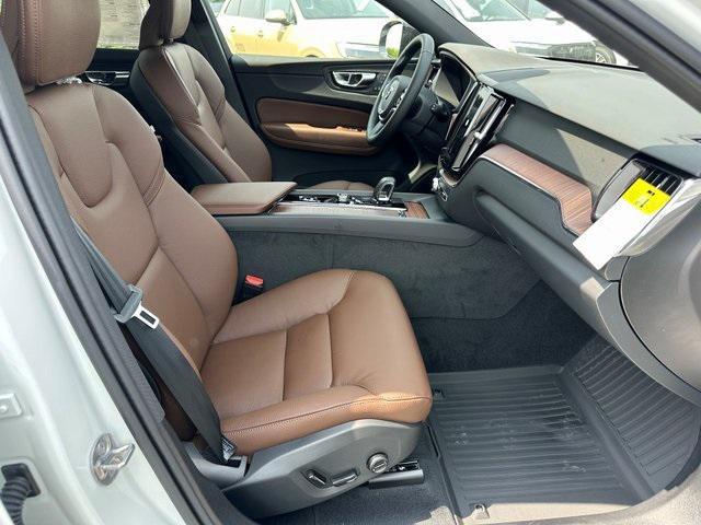 new 2025 Volvo XC60 car, priced at $55,360