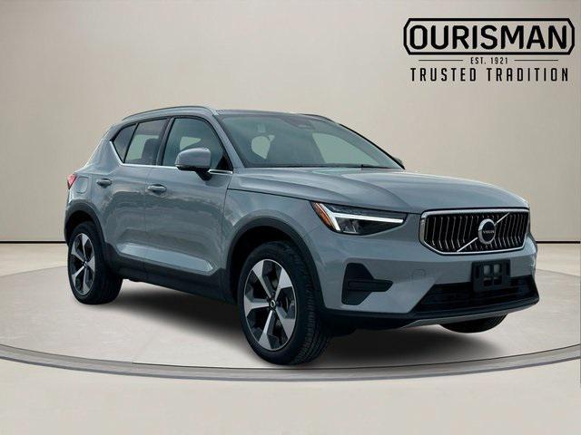 new 2025 Volvo XC40 car, priced at $46,015