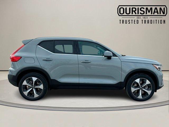 new 2025 Volvo XC40 car, priced at $46,015