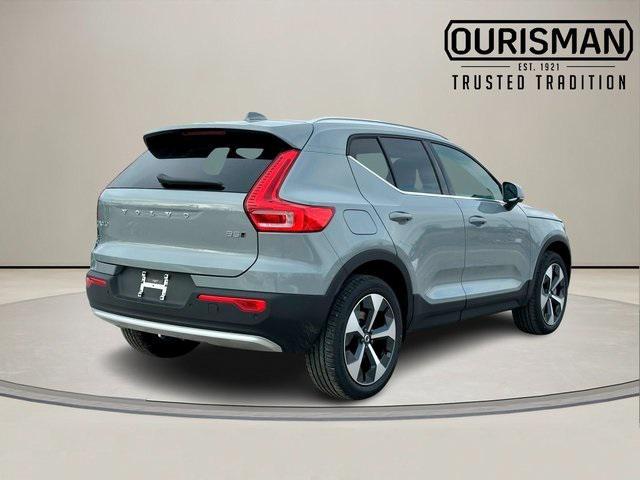 new 2025 Volvo XC40 car, priced at $46,015