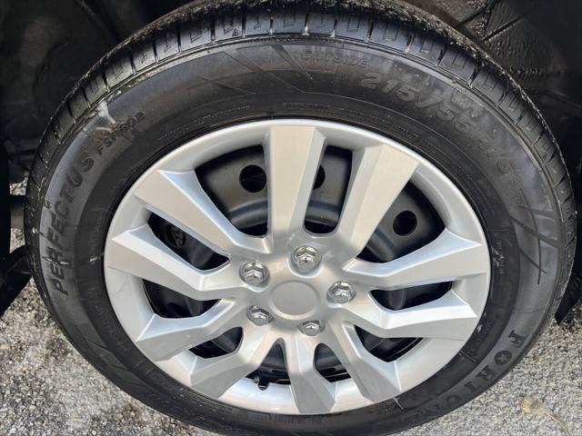 used 2007 Toyota Sienna car, priced at $7,475