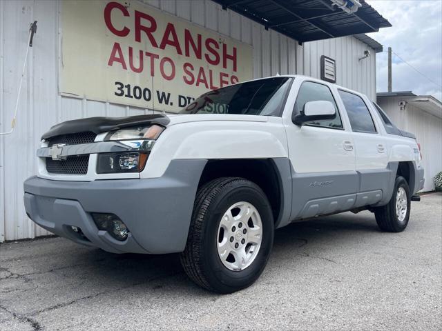 used 2002 Chevrolet Avalanche car, priced at $8,975