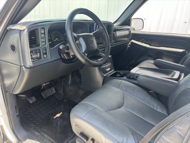 used 2002 Chevrolet Avalanche car, priced at $8,975