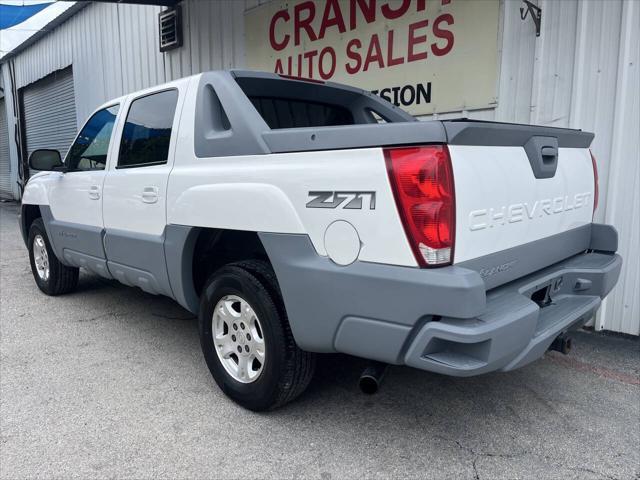 used 2002 Chevrolet Avalanche car, priced at $8,975