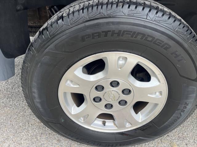 used 2002 Chevrolet Avalanche car, priced at $8,975
