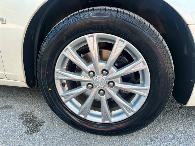 used 2009 Buick Lucerne car, priced at $5,975