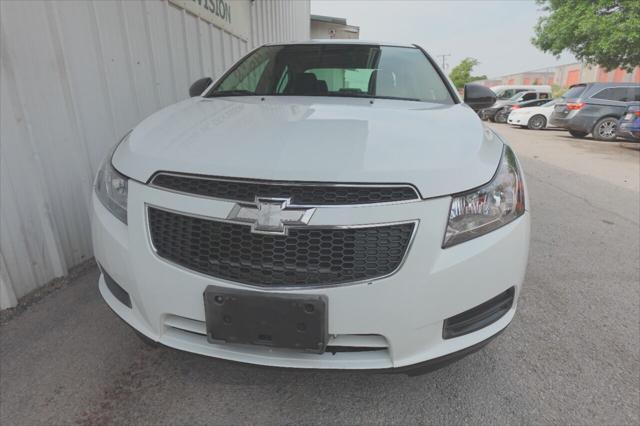 used 2014 Chevrolet Cruze car, priced at $8,988