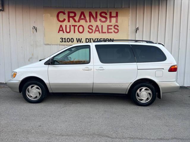 used 2000 Toyota Sienna car, priced at $4,975