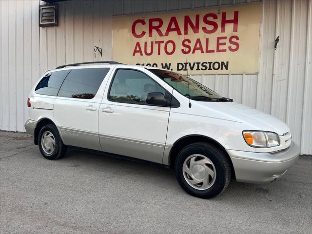 used 2000 Toyota Sienna car, priced at $4,975