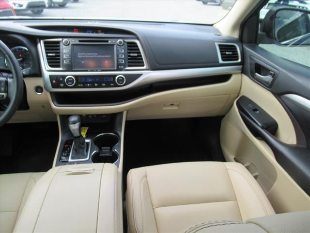 used 2019 Toyota Highlander car, priced at $28,980