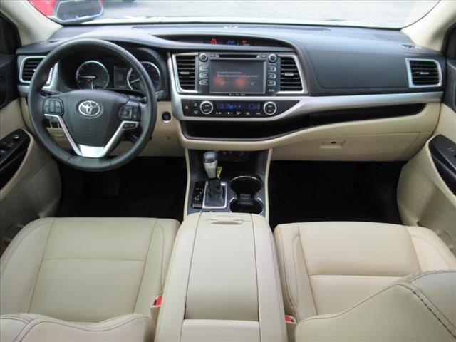 used 2019 Toyota Highlander car, priced at $28,980