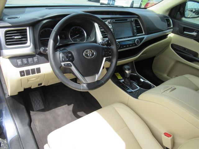 used 2019 Toyota Highlander car, priced at $28,980