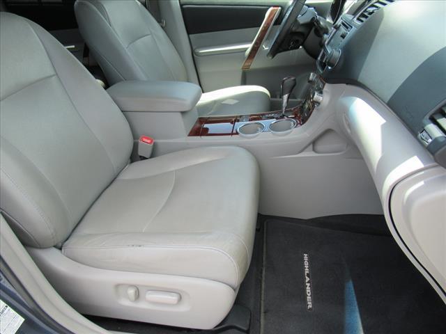used 2013 Toyota Highlander car, priced at $12,787