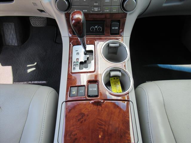 used 2013 Toyota Highlander car, priced at $12,787