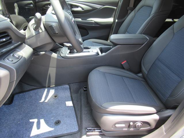 new 2025 Buick Envista car, priced at $27,030