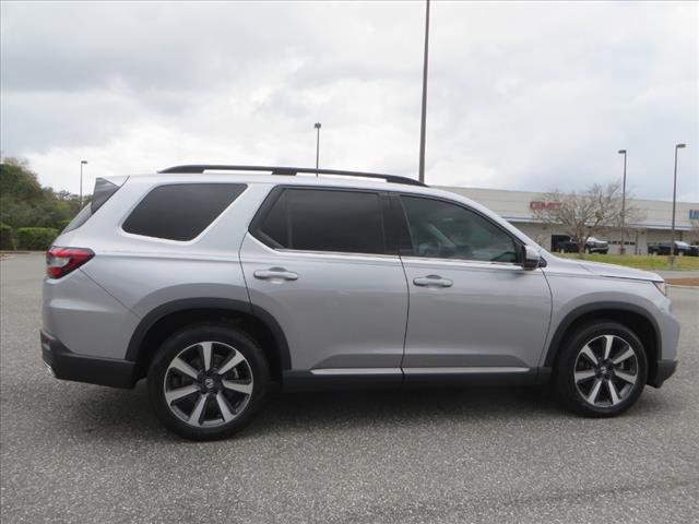 used 2023 Honda Pilot car, priced at $42,980