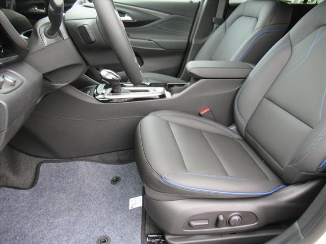 new 2025 Buick Envista car, priced at $29,325