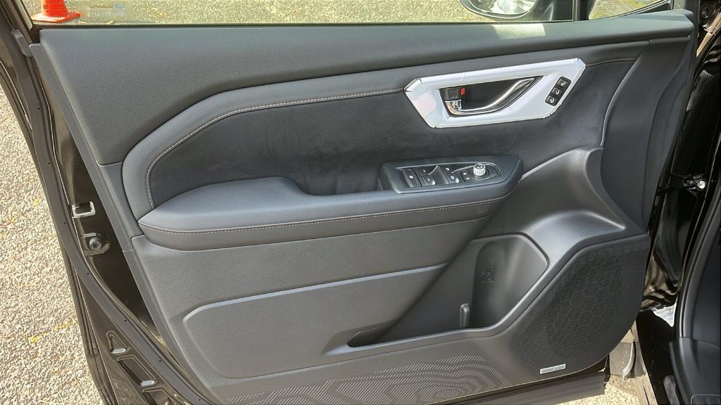 new 2025 Subaru Forester Hybrid car, priced at $45,454