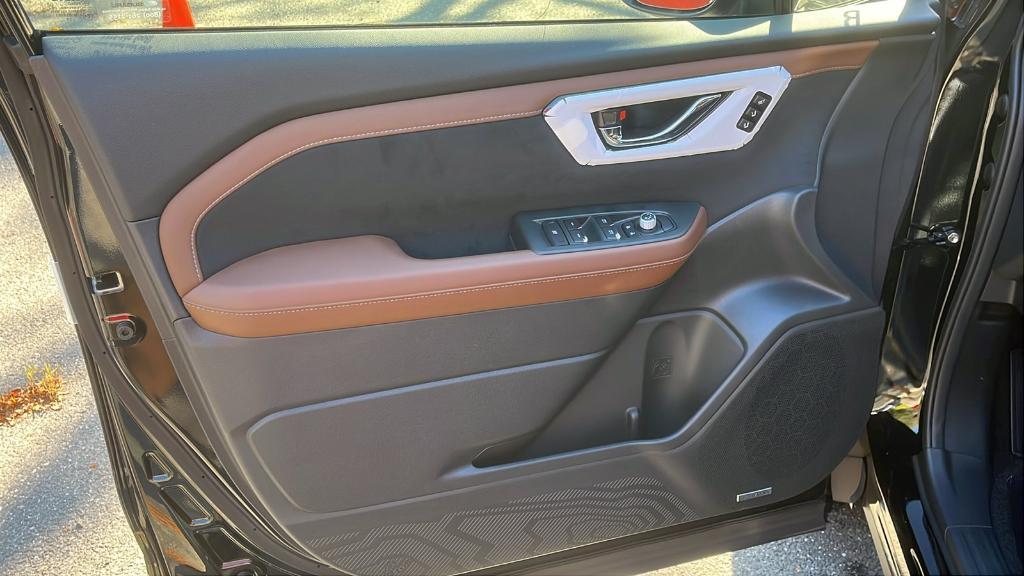 new 2025 Subaru Forester Hybrid car, priced at $45,065